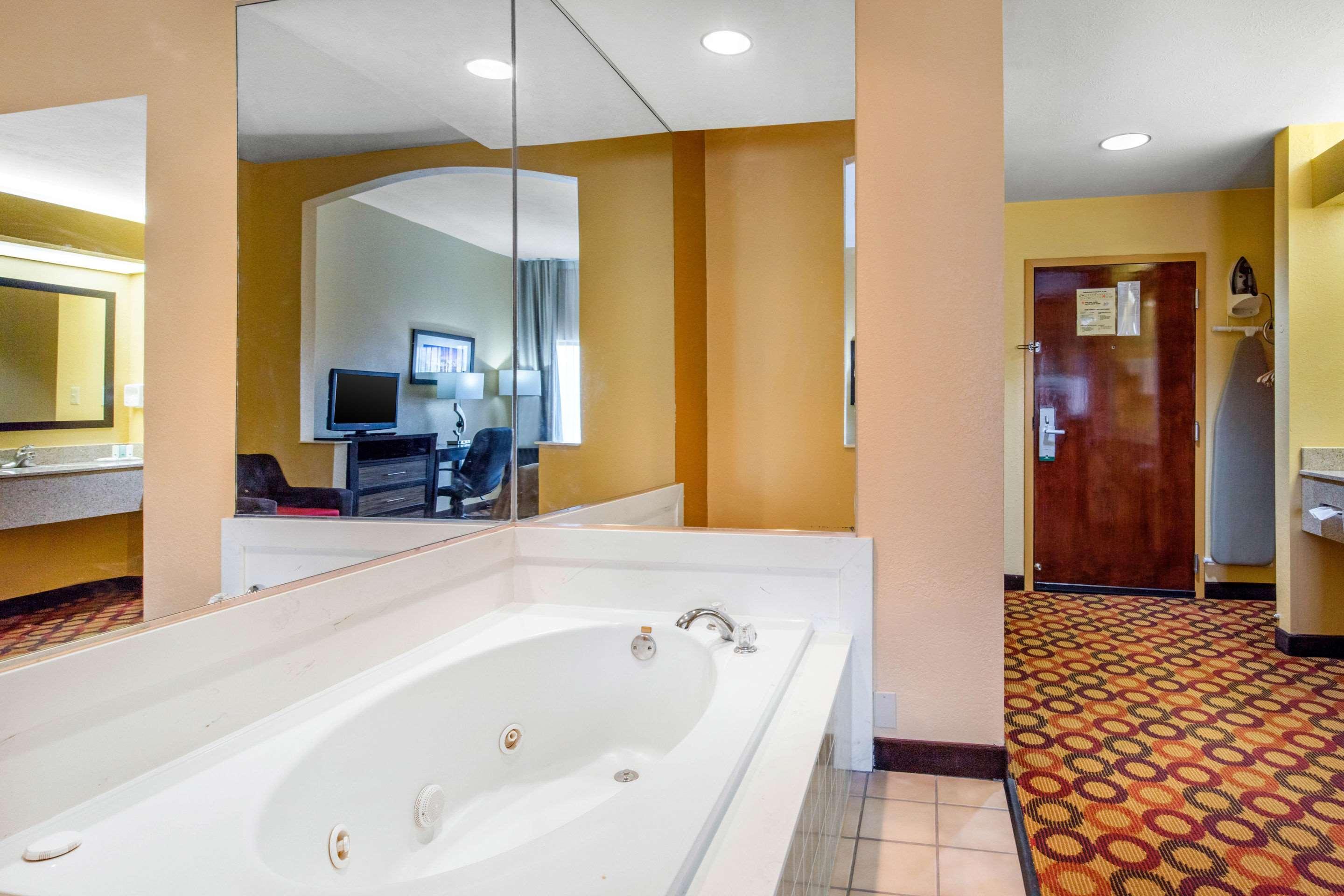 Quality Inn & Suites Montgomery East Carmichael Rd Luaran gambar